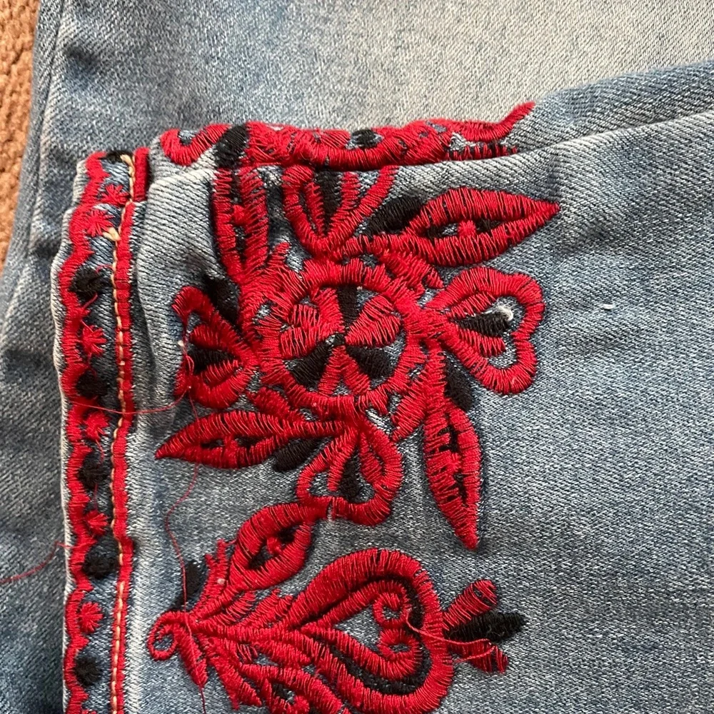 Valentine date Eighty eight size 11 stretchy jeans with red - Picture 6 of 7
